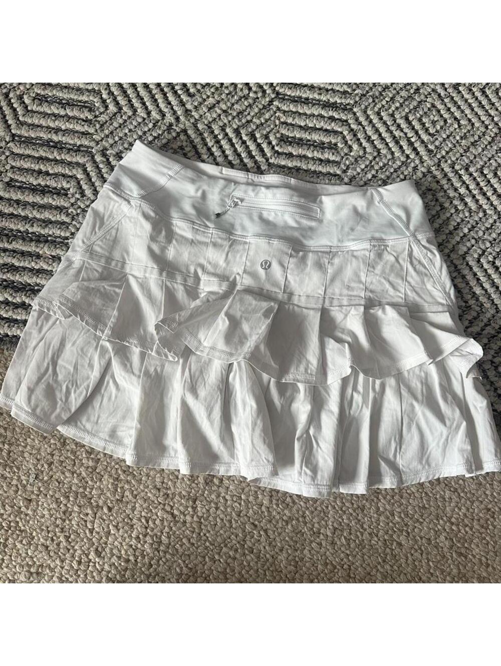 Lululemon white tennis skirt with ruffles,